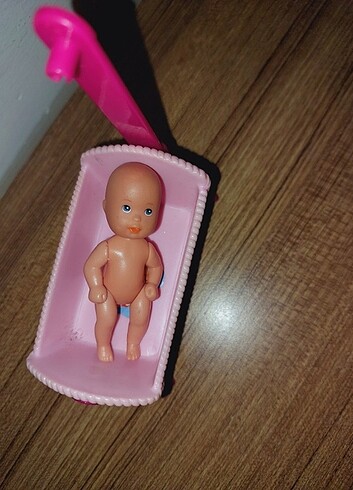 Bebek ve sallanan besik
