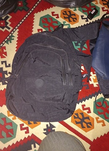 siyah çanta