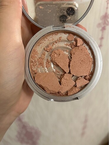 Beden The Balm Aydınlatıcı