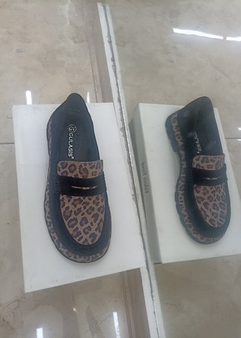 Zara Kız Çocuk Leopar Desenli Tokalı Loafer