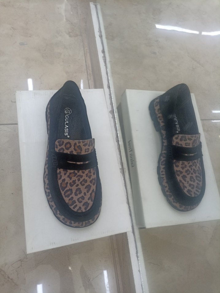 Kız Çocuk Leopar Desenli Tokalı Loafer - Görsel 2