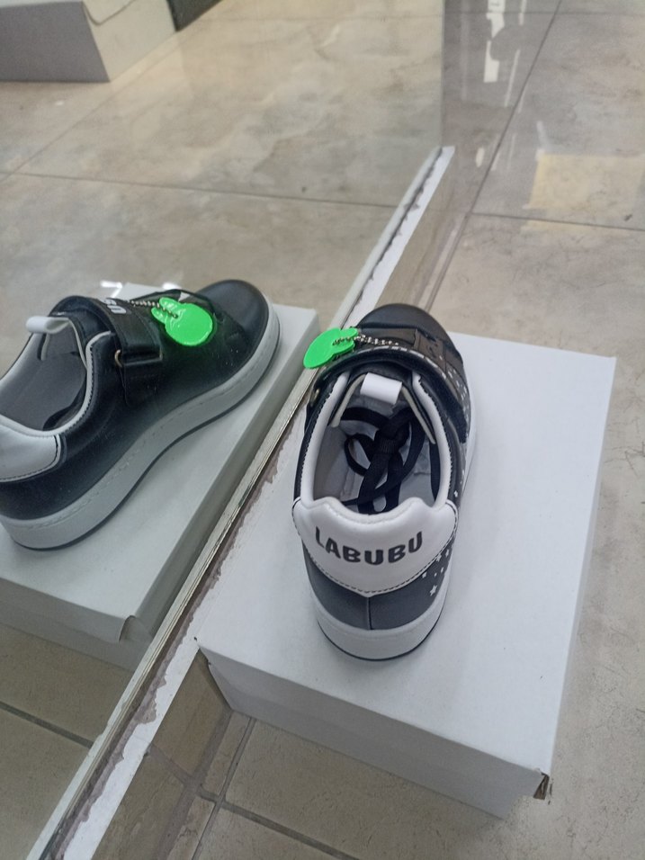 Erkek Çocuk Siyah Baskılı Cırtlı Spor Ayakkabı - Görsel 4