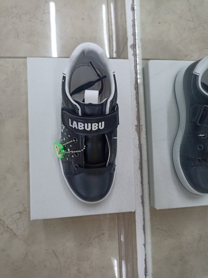 Erkek Çocuk Siyah Baskılı Cırtlı Spor Ayakkabı - Görsel 2