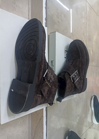 Kahverengi Süet Kadın Botu Tokalı Blok Topuk - Görsel 3