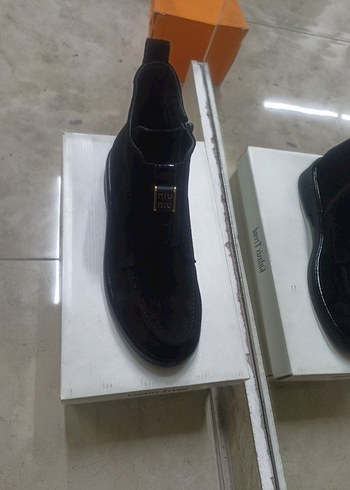 Siyah Süet Dolgu Topuklu Kadın Bot - Görsel 2