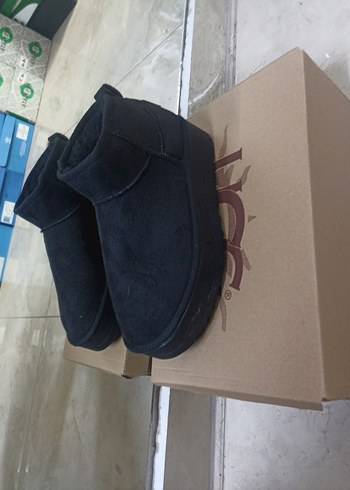 Siyah Süet Kadın Dolgu Topuk Bot - Görsel 2