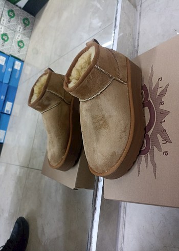 Ugg 39