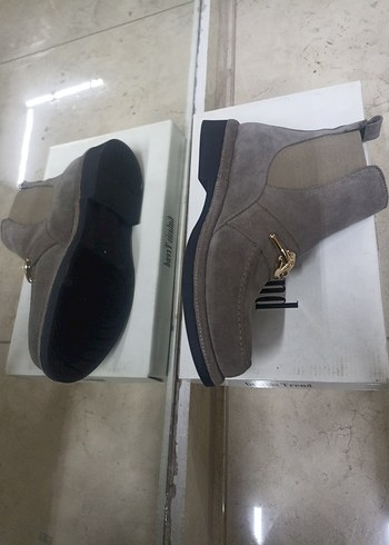 Gri Süet Kadın Dolgu Topuklu Bot deri - Görsel 4