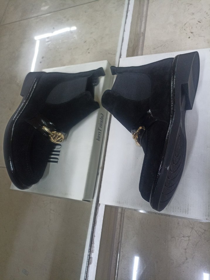 Siyah Süet Tokalı Kadın Bot orjinal deri - Görsel 2