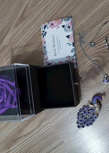 Mor Parlak Kadın Kol Düğmeleri
Hediye paketi - Görsel 2