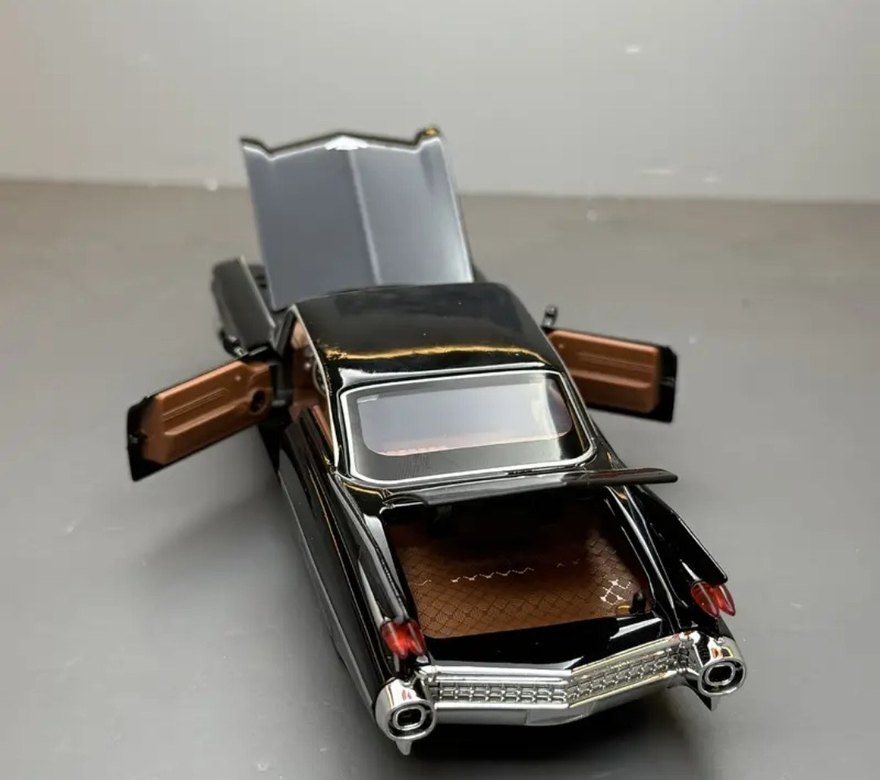 Parlak Siyah Oyuncak Araba - Görsel 5