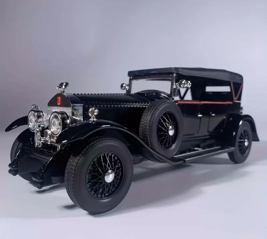 Klasik Siyah Oyuncak Araba Modeli - Görsel 2