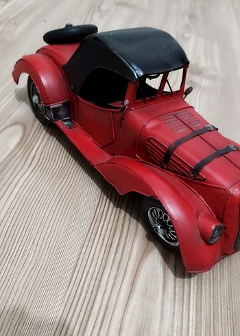 Klasik Kırmızı Oyuncak Araba - Görsel 8