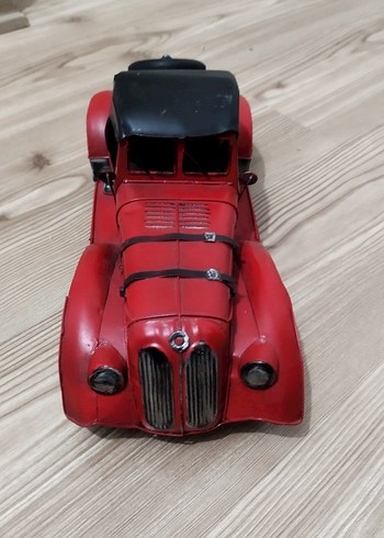 Klasik Kırmızı Oyuncak Araba - Görsel 5