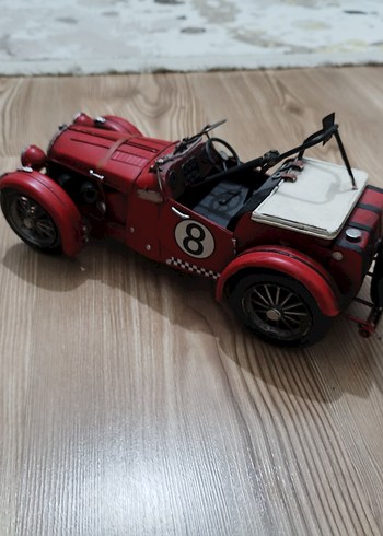 Kırmızı Numaralı Oyuncak Araba - Görsel 7