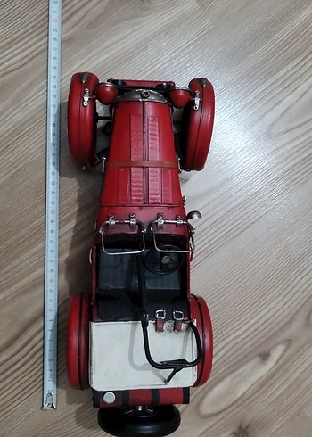 Kırmızı Numaralı Oyuncak Araba - Görsel 9