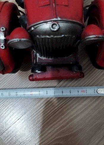 Kırmızı Numaralı Oyuncak Araba - Görsel 11