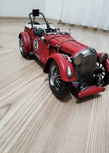 Kırmızı Numaralı Oyuncak Araba - Görsel 5