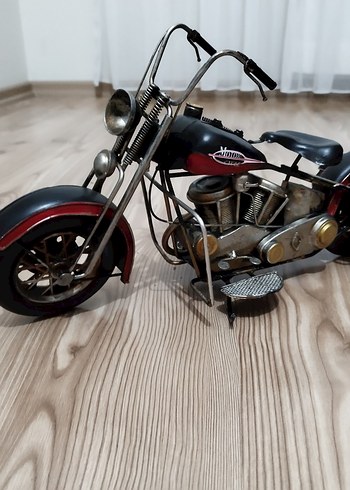 Koyu Siyah Metal Motosiklet Modeli - Görsel 4
