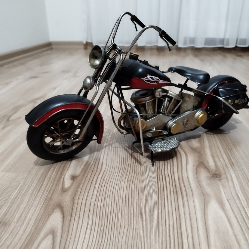Koyu Siyah Metal Motosiklet Modeli - Görsel 4
