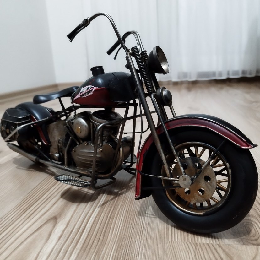 Koyu Siyah Metal Motosiklet Modeli - Görsel 3