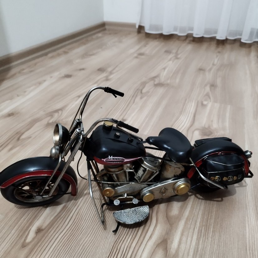 Koyu Siyah Metal Motosiklet Modeli - Görsel 5