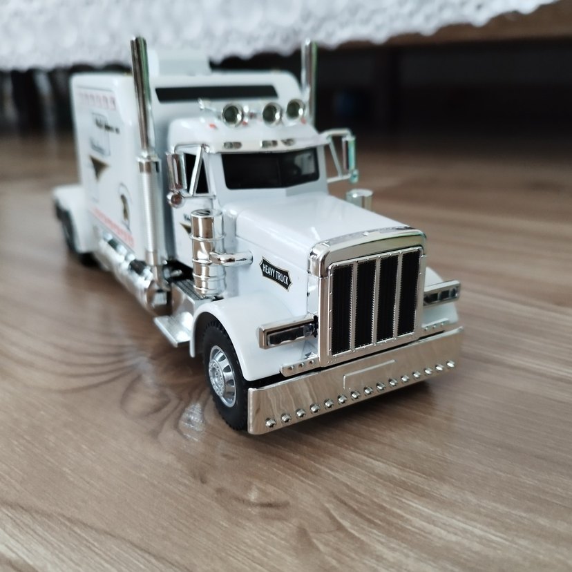 Beyaz Renkli Oyuncak Tır 24 cm - Görsel 5