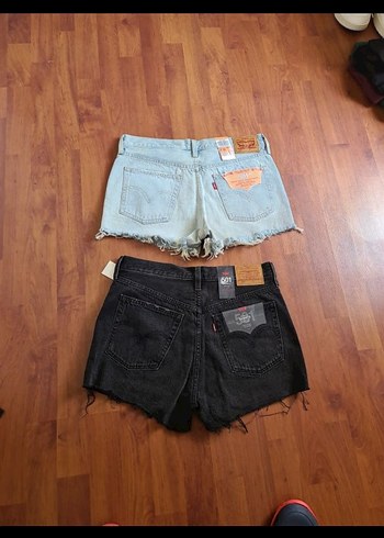 29 Beden levis 2 adet kadın kot şort