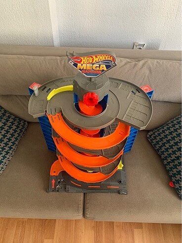 Hotwheels mega garaj