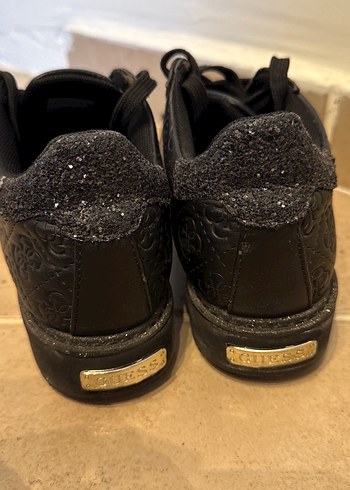 Siyah Guess kadın 38 numara ayakkabı - Görsel 5