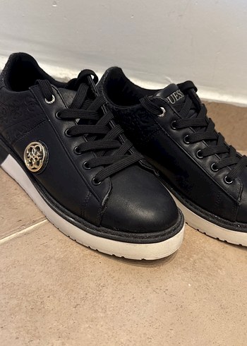 Siyah Guess kadın 38 numara ayakkabı - Görsel 2