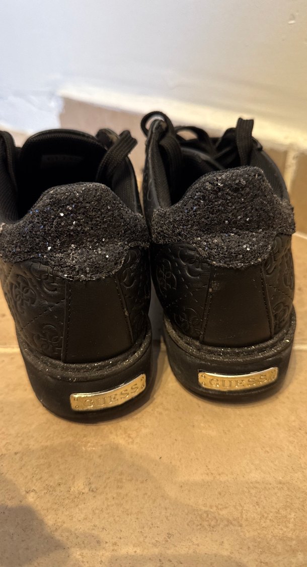 Siyah Guess kadın 38 numara ayakkabı - Görsel 5