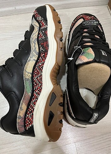 @skechers