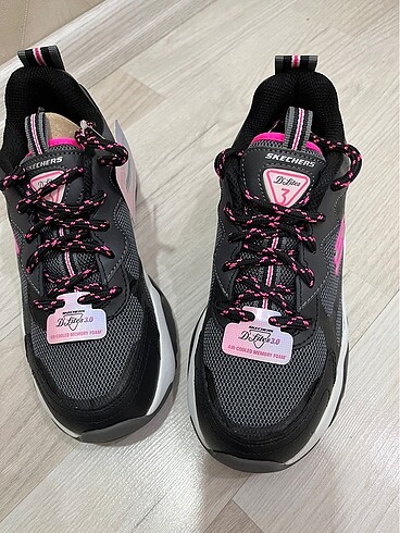 Skechers @skechers