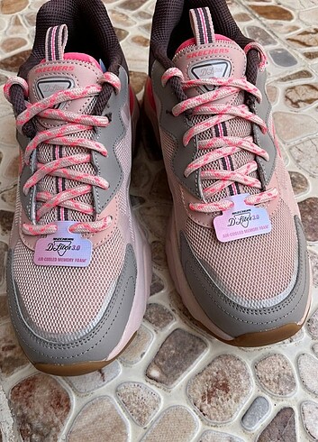 Skechers @skechers