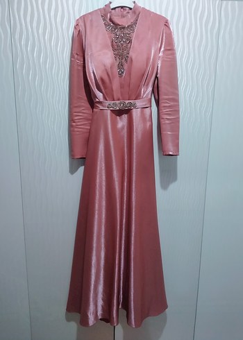 Pembe Uzun Kollu Saten Abiye Elbise