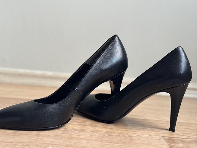 Diğer Bir kere giyilmiş - klasik siyah topuklu ayakkabı