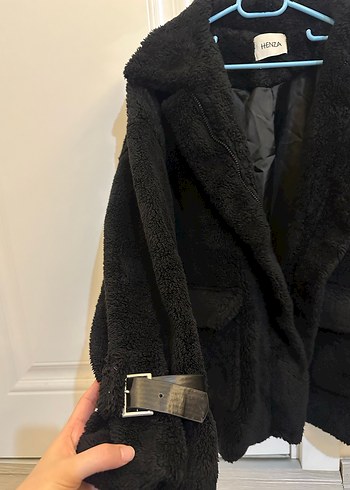 Siyah Kürklü Kadın Kaban - Görsel 2