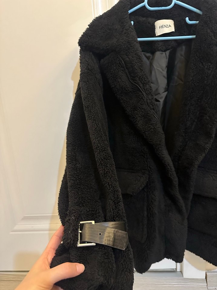 Siyah Kürklü Kadın Kaban - Görsel 2