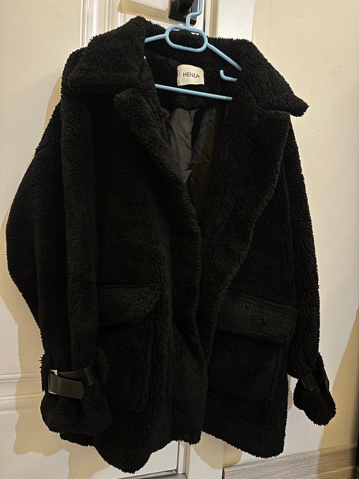 Siyah Kürklü Kadın Kaban - Görsel 3