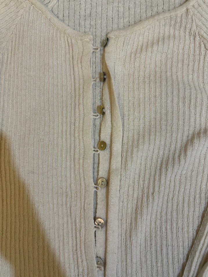 Düğmeli Bej Hırka - Görsel 3