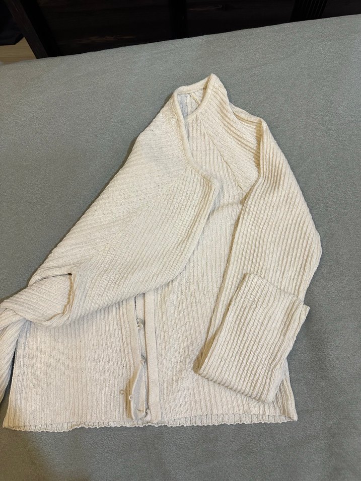 Düğmeli Bej Hırka - Görsel 4