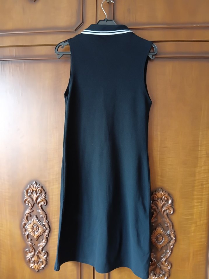 Düğmeli Siyah Midi Kolsuz Elbise - Görsel 2