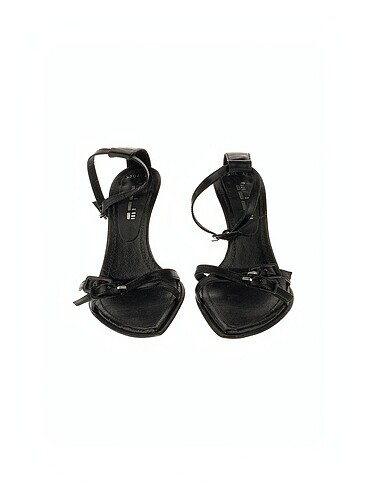 37 Beden Elle Stiletto %70 İndirimli.
