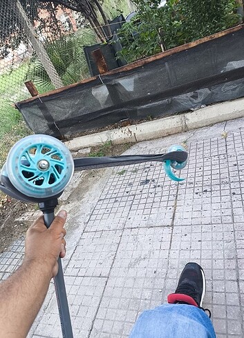  Beden Renk Tertemiz ışıklı çocuk scooter 