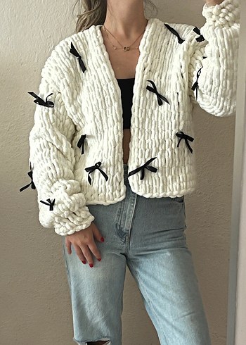 Zara Fiyonk Detaylı Krem Rengi Örgü Midi Hırka