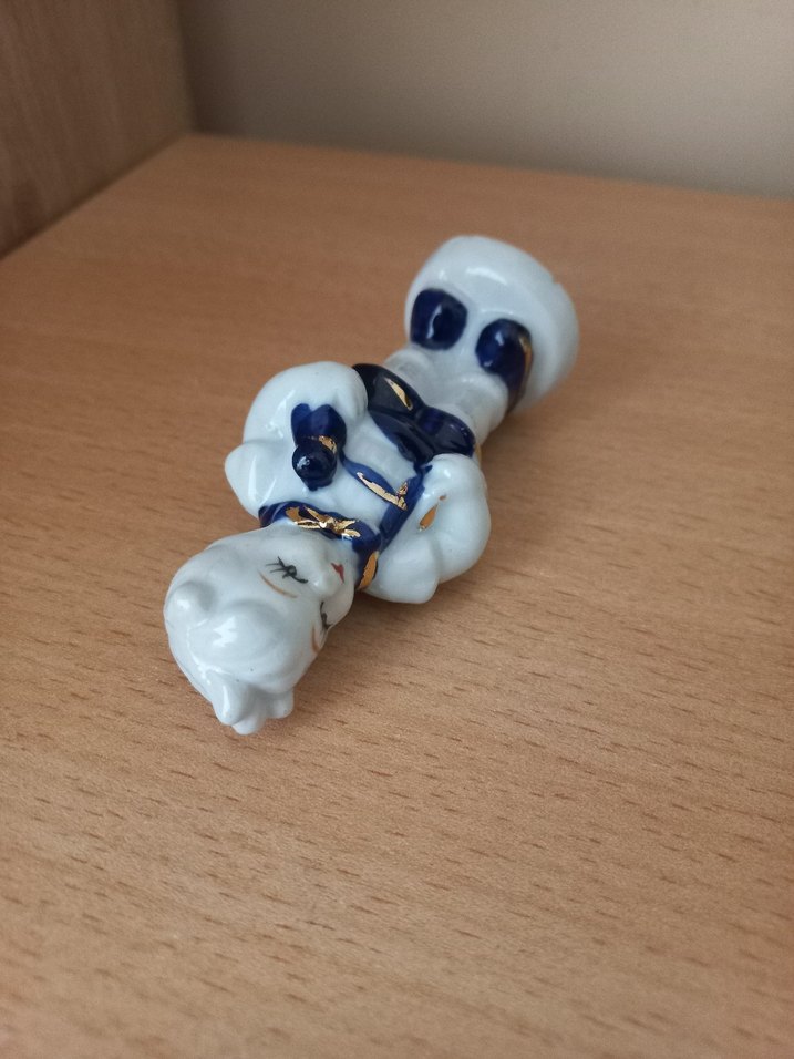 Beyaz ve Gri Minyatür Figürin - Görsel 4