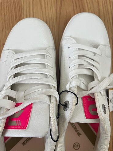 Beyaz spor ayakkabı - Görsel 7
