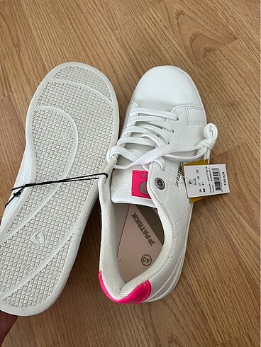 Beyaz spor ayakkabı - Görsel 6