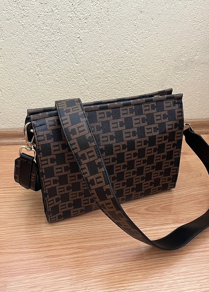 Kahverengi omuz çantası - Görsel 2